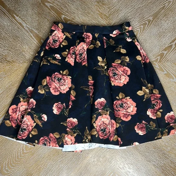 ABERCROMBIE & FITCH Navy Floral Scuba Skirt S - Picture 1 of 8
